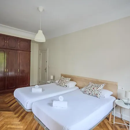 Sancho El Sabio Apartman *