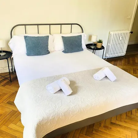 Sancho El Sabio Apartment